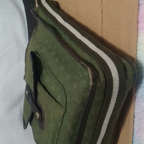 Authentic Louis Vuitton Monogram Mini Besace Mary Kate Shoulder Bag - Picture 5 of 14